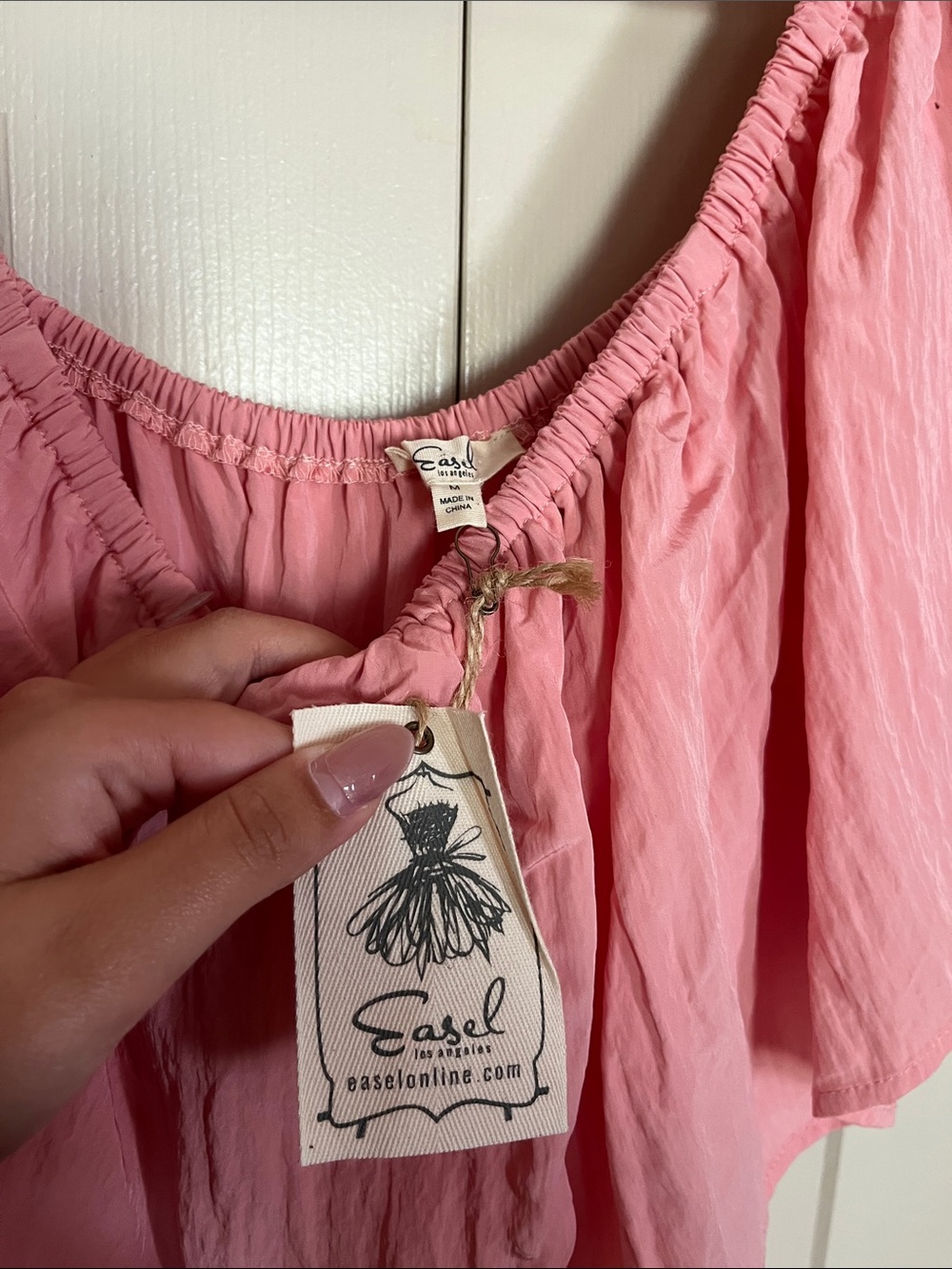 Pink off-shoulder romper - Picture 2 of 6